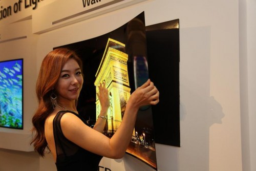 LG zeigt 1 mm dünnen OLED-Fernseher zum an die Wand heften