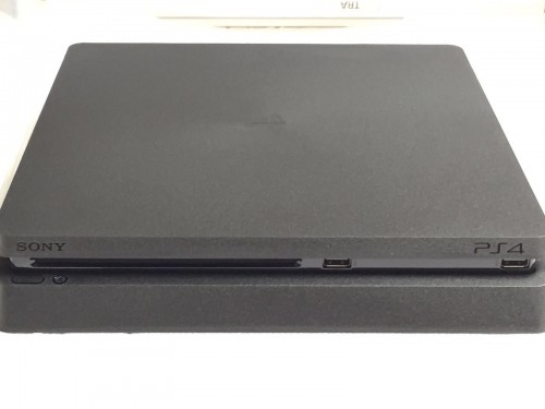 PlayStation 4 Slim: Erstes Angebote bei eBay aufgetaucht