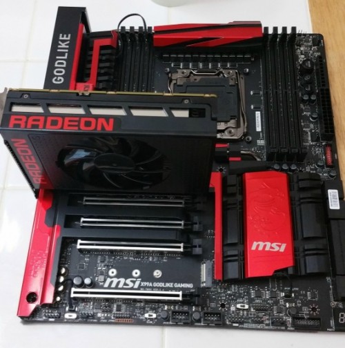 AMD Radeon R9 Nano Elmy