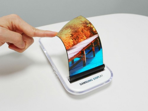Samsung: 2018 soll das erste Smartphone mit Faltdisplay auf den Markt kommen
