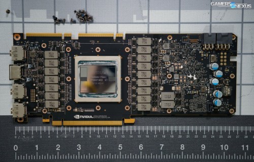 Nvidia Titan V: Fotos von der GPU und dem PCB