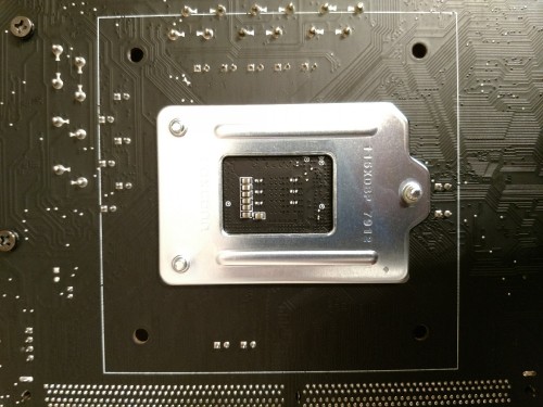35. MSI Z370 Gaming Pro Carbon AC Mainboard Rückseite CPU Sockel Befestigung