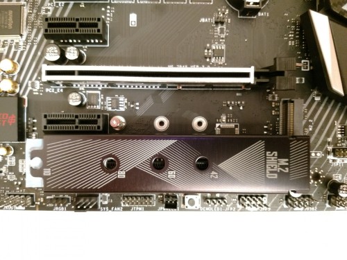46. MSI Z370 Gaming Pro Carbon AC M.2 Shield passt nicht auf unteren M.2 Slot