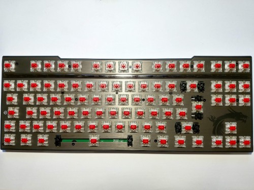 55. MSI GK70 Red komplett ohne Keycaps