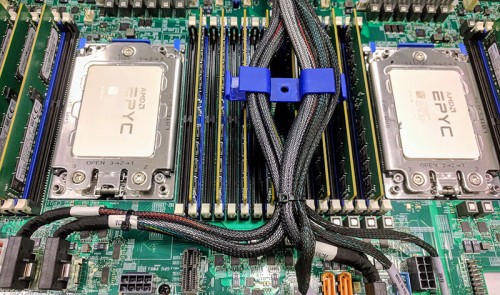 AMD Epyc: 128-Kerne-System auf Zen-3-Basis erstmals getestet