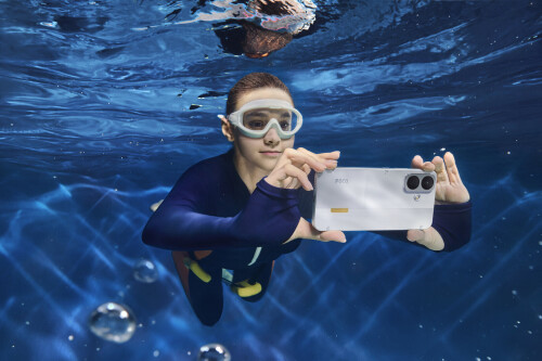 POCO-X8_Lifestyle_waterproof.jpg